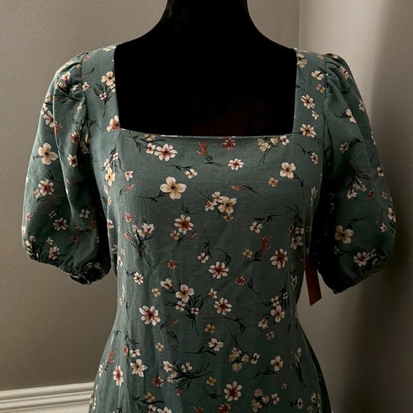 Just Found Floral Sage Green Cottage-core midi dress. NWT 🌿 - Picture 4 of 11